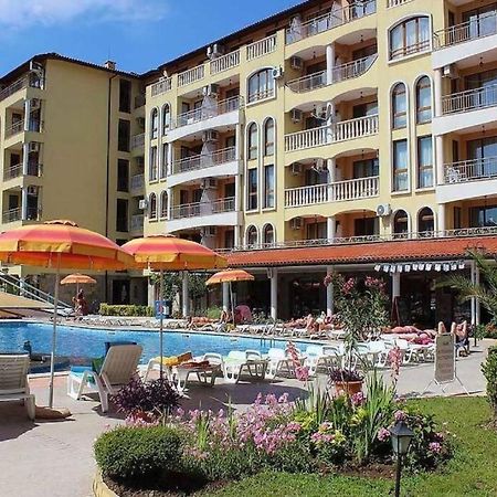 Уютные Апартаменты С Бассейном У Моря В Г. Солнечный Берег Slantschew brjag Exterior foto